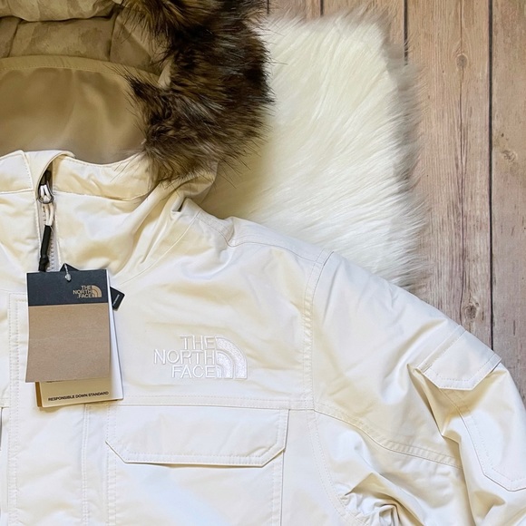 The North Face Men’s Gotham III Waterproof Jacket - Picture 3 of 10